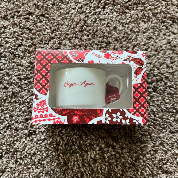 NEW Taylor Swift Red Teacup Ornament - Picture 1 of 8